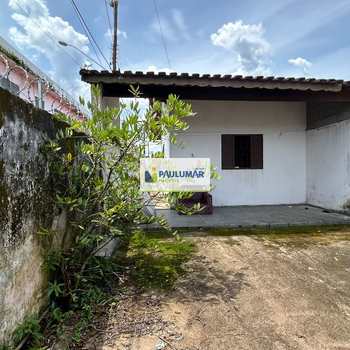 Casa em Mongaguá, bairro Balneário Itaguai