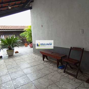 Casa em Mongaguá, bairro Balneário Itaguai