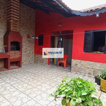 Casa em Mongaguá, bairro Balneário Itaguai