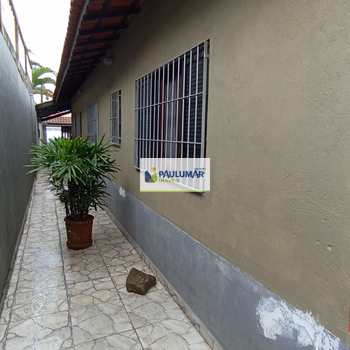 Casa em Mongaguá, bairro Balneário Itaguai