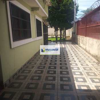Casa em Praia Grande, bairro Solemar