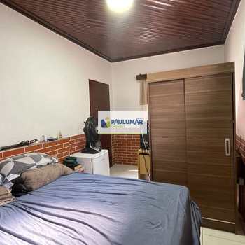 Casa em Mongaguá, bairro Vera Cruz