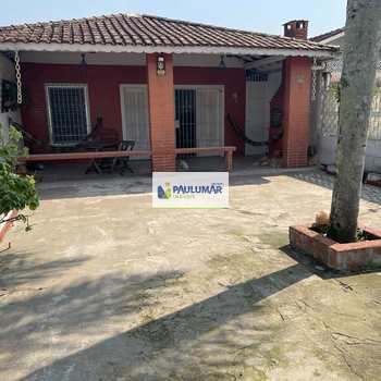 Casa em Mongaguá, bairro Vera Cruz