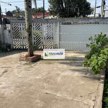 Casa em Mongaguá, bairro Vera Cruz