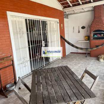 Casa em Mongaguá, bairro Vera Cruz