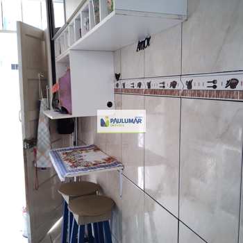 Apartamento em Mongaguá, bairro Centro