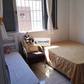 Apartamento em Mongaguá, bairro Centro