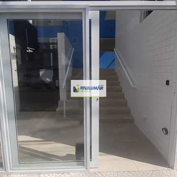 Apartamento em Mongaguá, bairro Centro