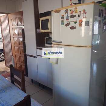 Casa em Mongaguá, bairro Centro