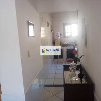 Casa em Mongaguá, bairro Centro