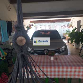 Casa em Mongaguá, bairro Centro