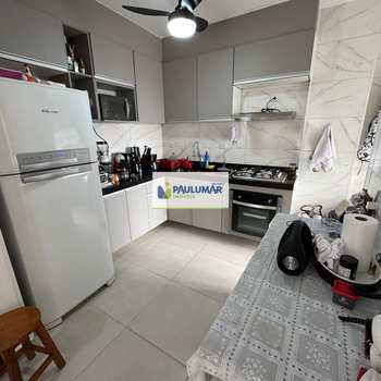 Apartamento em Mongaguá, bairro Jardim Aguapeu