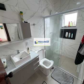Apartamento em Mongaguá, bairro Jardim Aguapeu