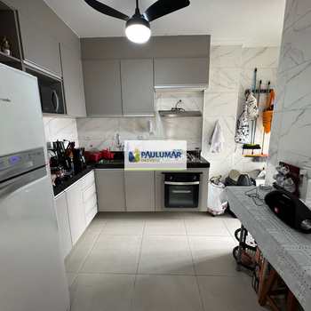 Apartamento em Mongaguá, bairro Jardim Aguapeu
