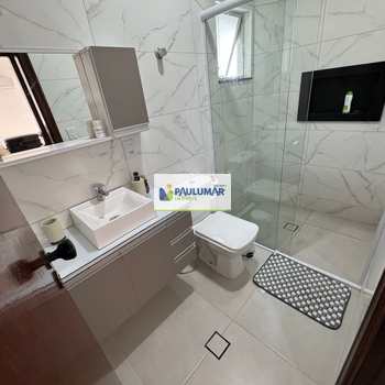 Apartamento em Mongaguá, bairro Jardim Aguapeu
