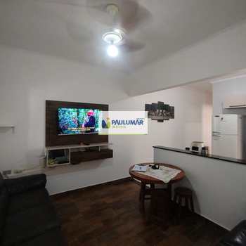 Casa em Praia Grande, bairro Solemar