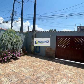 Casa em Mongaguá, bairro Balneário Itaguai