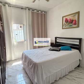 Casa em Mongaguá, bairro Balneário Itaguai