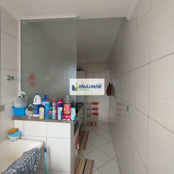 Apartamento em Mongaguá, bairro Agenor de Campos
