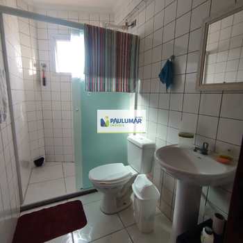 Apartamento em Mongaguá, bairro Agenor de Campos