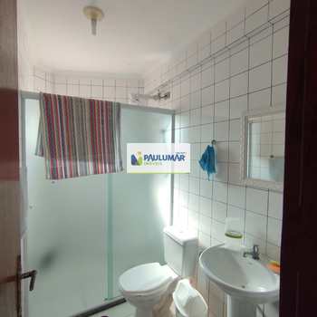 Apartamento em Mongaguá, bairro Agenor de Campos