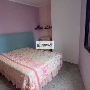 Apartamento em Mongaguá, bairro Agenor de Campos