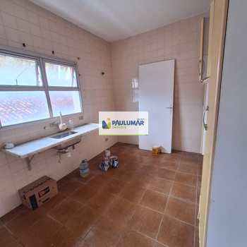 Apartamento em Mongaguá, bairro Agenor de Campos