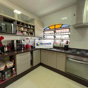 Casa em Mongaguá, bairro Vera Cruz