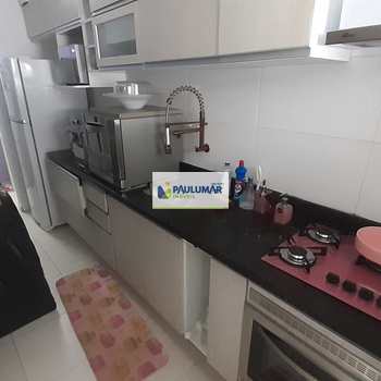 Apartamento em Mongaguá, bairro Centro