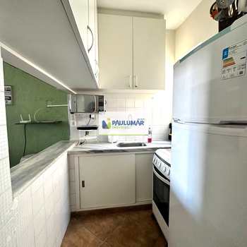Kitnet em Praia Grande, bairro Mirim
