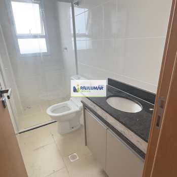 Apartamento em Mongaguá, bairro Jardim Aguapeu