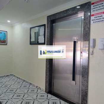 Apartamento em Mongaguá, bairro Centro