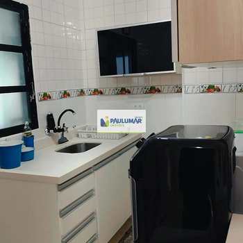 Apartamento em Mongaguá, bairro Centro