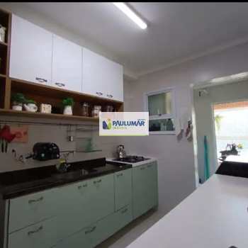 Apartamento em Mongaguá, bairro Centro