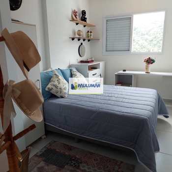 Apartamento em Mongaguá, bairro Centro
