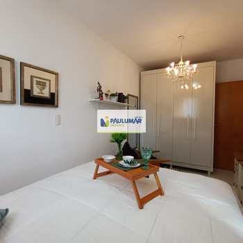 Apartamento em Mongaguá, bairro Centro