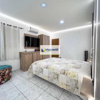 Casa em Praia Grande, bairro Real