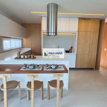 Apartamento em Praia Grande, bairro Canto do Forte
