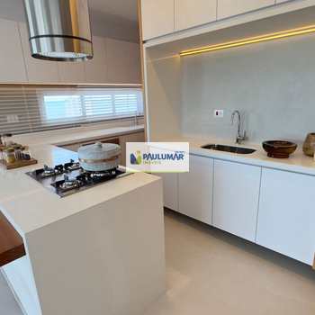 Apartamento em Praia Grande, bairro Canto do Forte