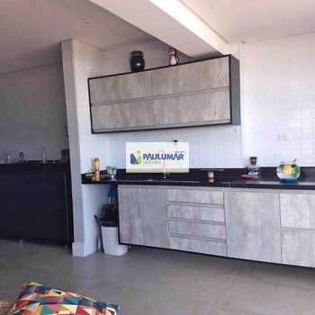 Apartamento em Mongaguá, bairro Centro