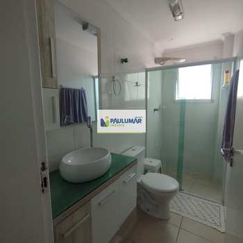 Apartamento em Mongaguá, bairro Centro