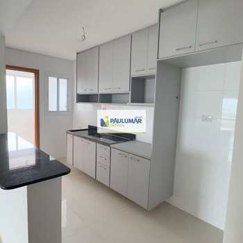 Apartamento em Mongaguá, bairro Jardim Aguapeu