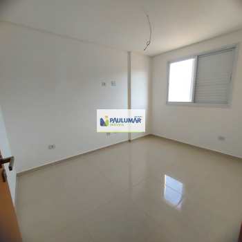 Apartamento em Mongaguá, bairro Jardim Aguapeu