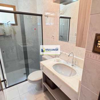 Apartamento em Mongaguá, bairro Centro