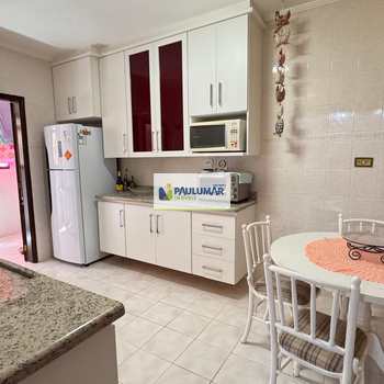 Apartamento em Mongaguá, bairro Centro
