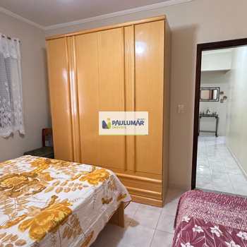 Apartamento em Mongaguá, bairro Centro