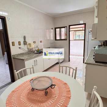 Apartamento em Mongaguá, bairro Centro