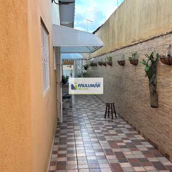 Casa em Mongaguá, bairro Balneário Itaguai