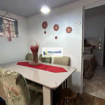Casa em Mongaguá, bairro Balneário Itaguai