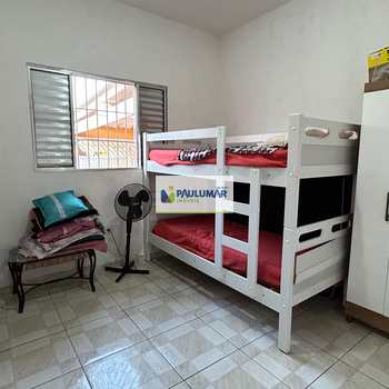 Casa em Mongaguá, bairro Balneário Itaguai